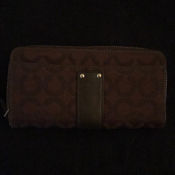 Chocolate Brown Coach Wallet. - Picture 3 of 4